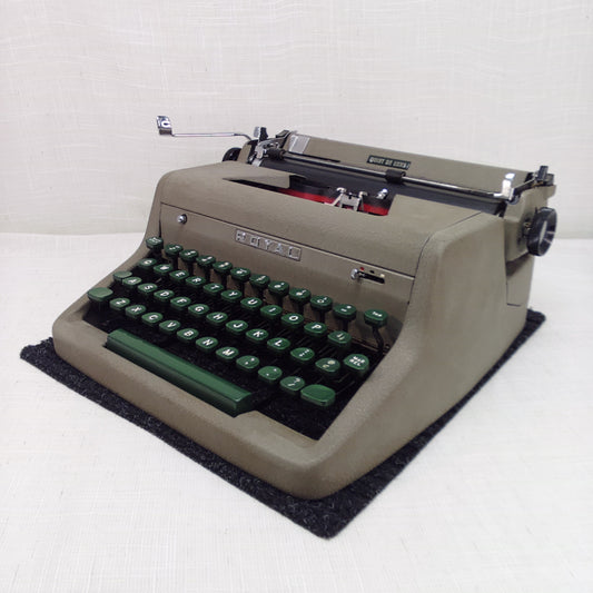Royal Quiet De Luxe 1956