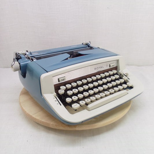 1973 Working Royal Sabre Typewriter