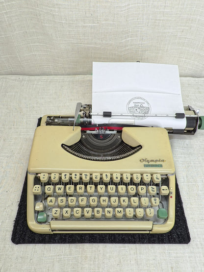 1964 Olympia Splendid Reconditioned Portable Typewriter