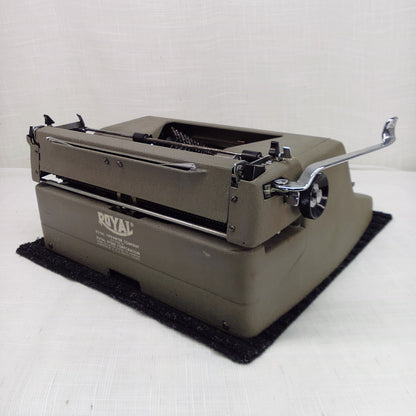 Royal Quiet De Luxe 1956