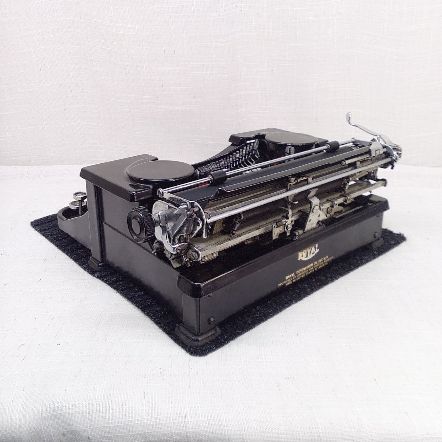 Typewriter - Royal P Portable 1933