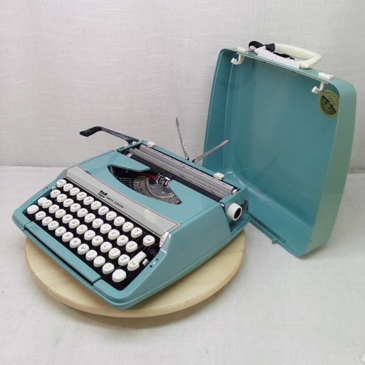 196X Smith Corona Corsair Deluxe Typewriter, Reconditioned Typewriter