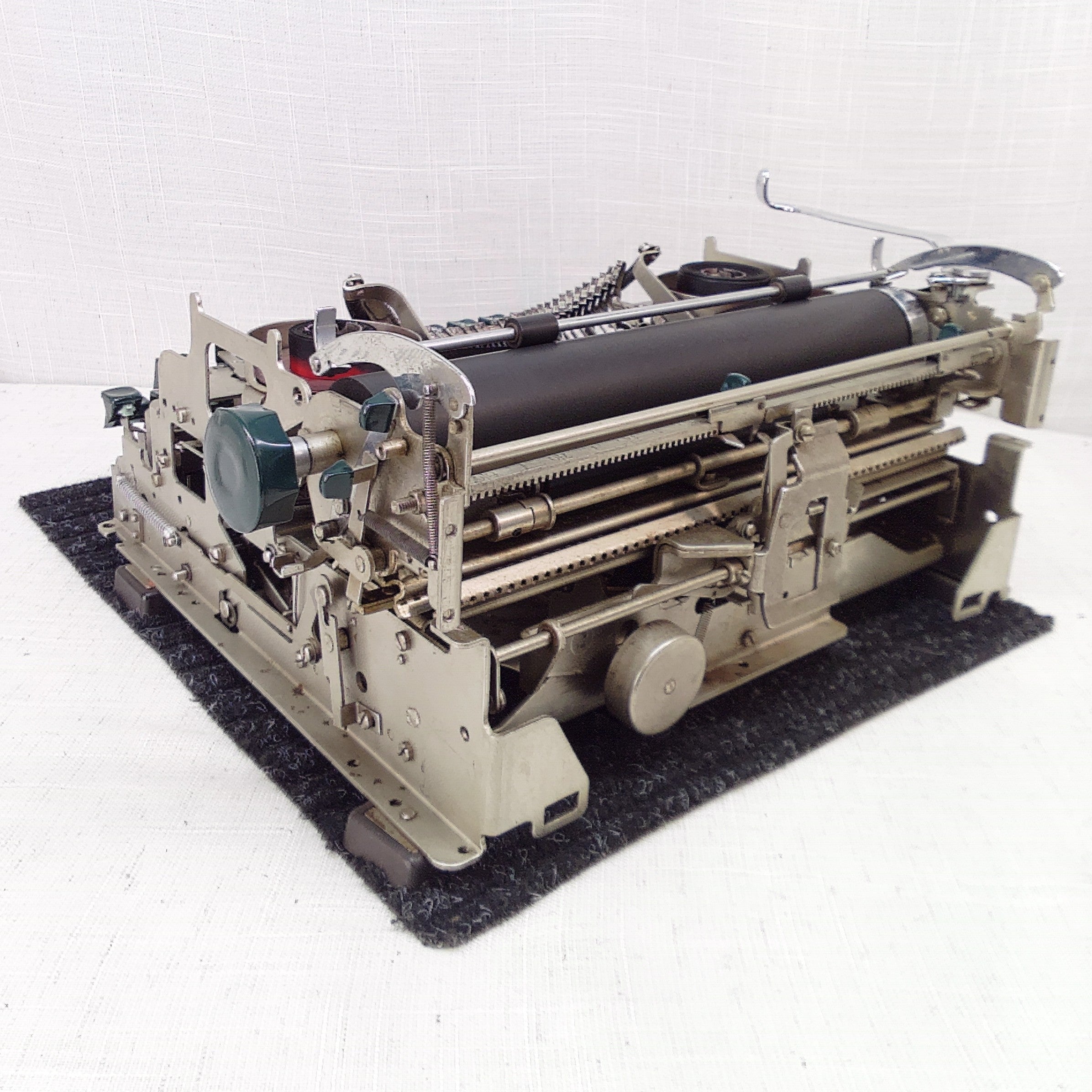 Typewriter for Sale - Remington Quiet-Riter 1950, Naked