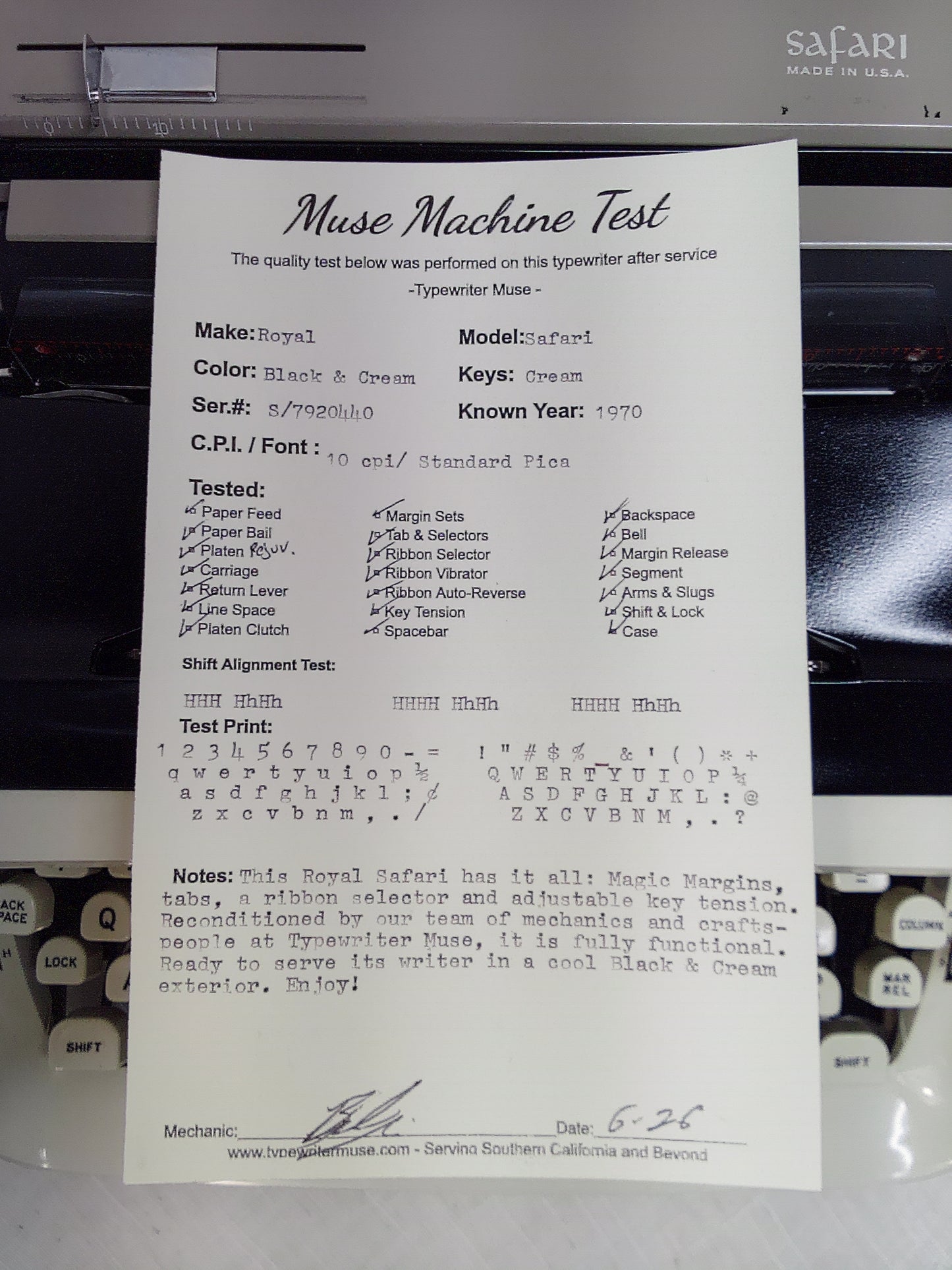 Royal Safari Working Typewriter, 1970