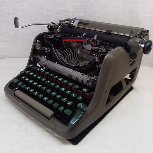 Royal HHE Typewriter 1952