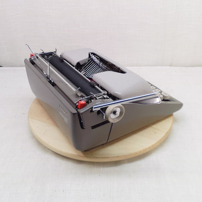 1961 Royal Futura 800 Reconditioned Typewriter
