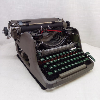 Royal HHE Typewriter 1952