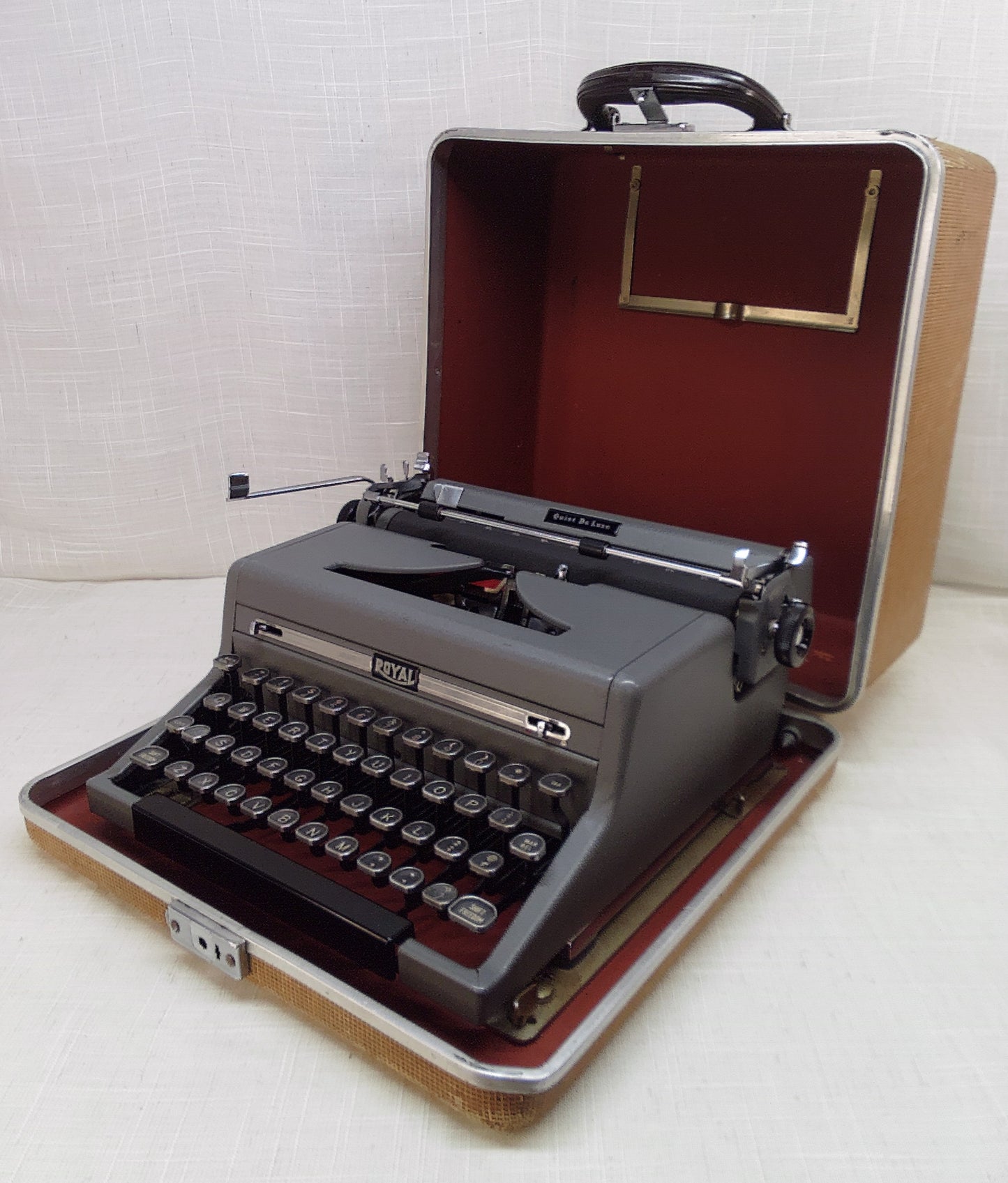 Royal Quiet DeLuxe 1949 (Dreyfuss Model)