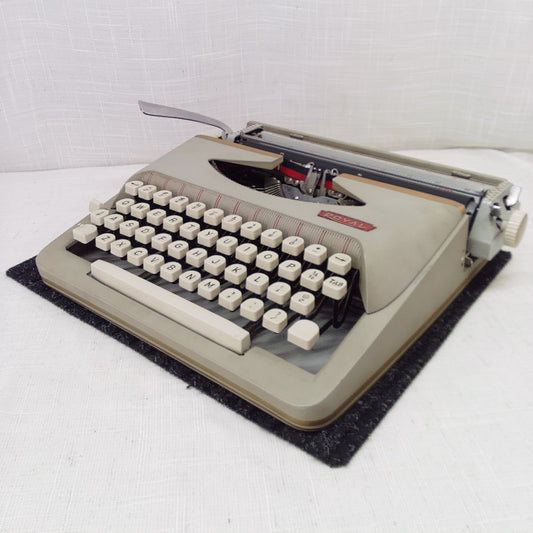 Royal 590 Ultra Portable 1965