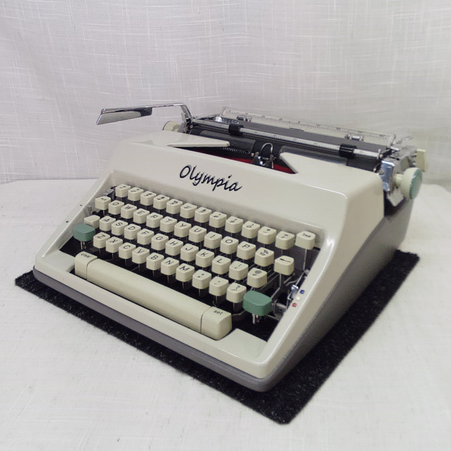 Olympia SM9 1964 - Italic Font Typewriter