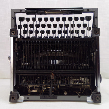 Royal Quiet DeLuxe 1949 (Dreyfuss Model)