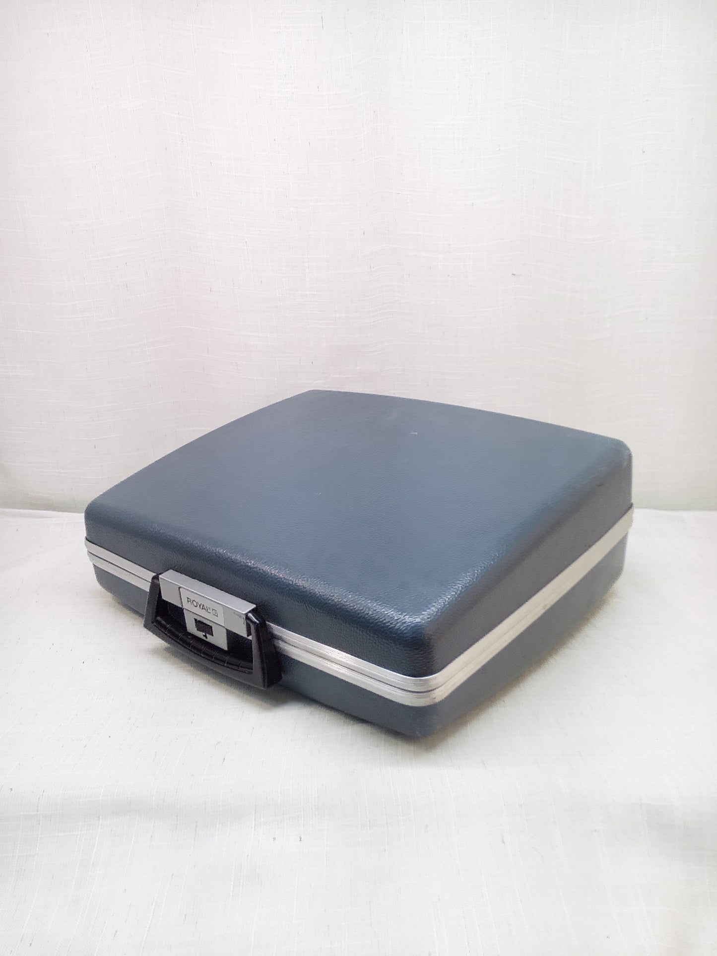 Royal Safari Working Typewriter, 1970