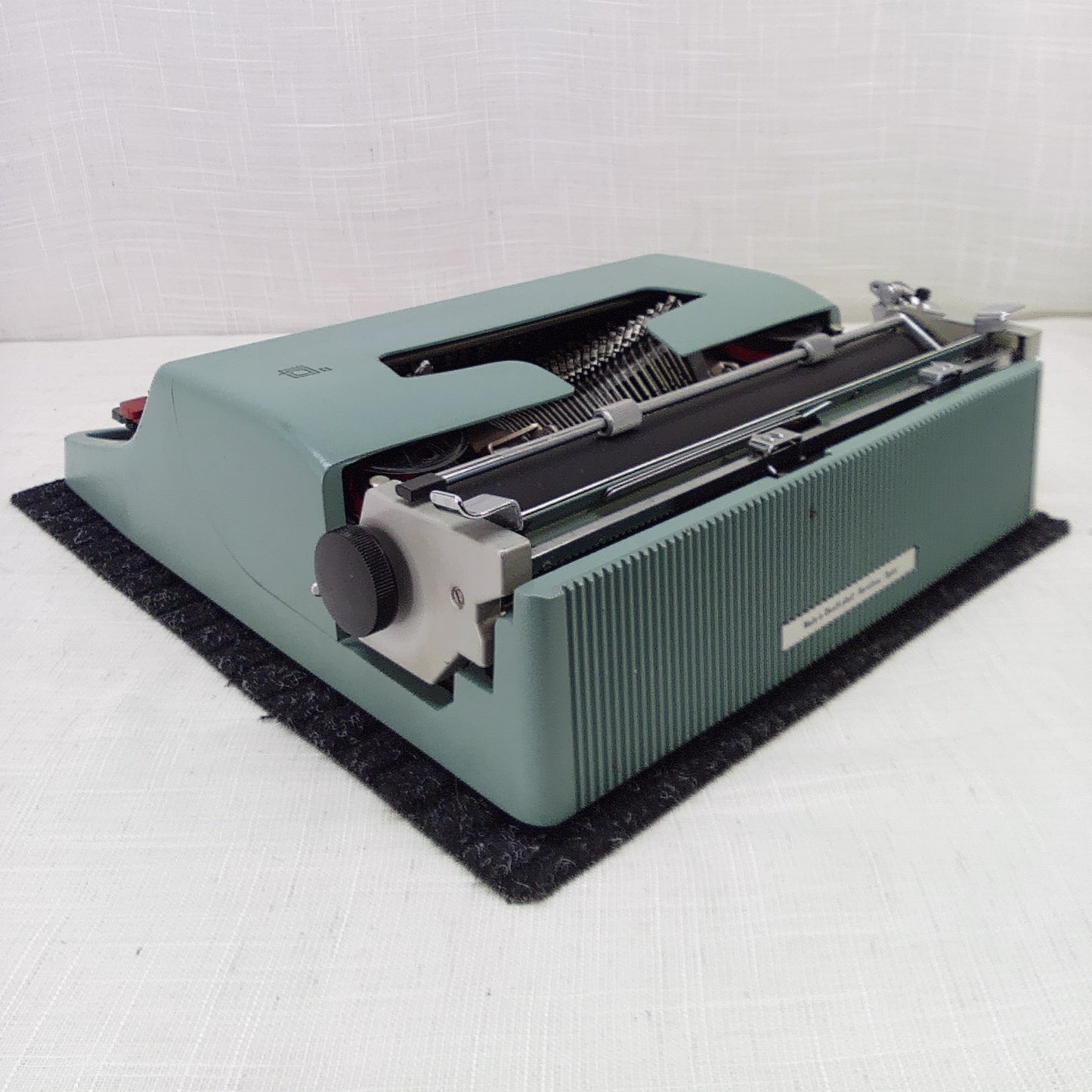 Olivetti Underwood Lettera 32 Typewriter - 1968