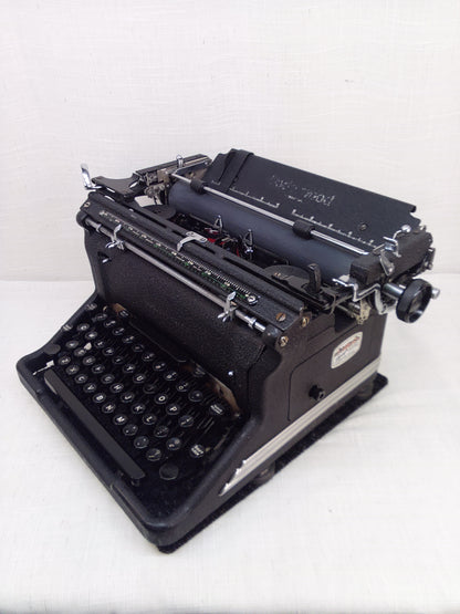 Typewriter - Underwood Model S 1942