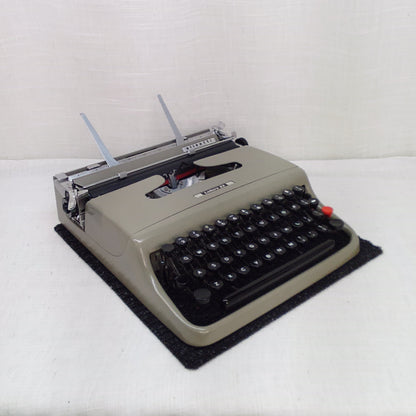 Lettera 22 Typewriter, 1957