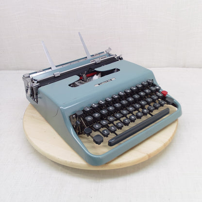 '61 Underwood Olivetti Lettera 22 Reconditioned Typewriter