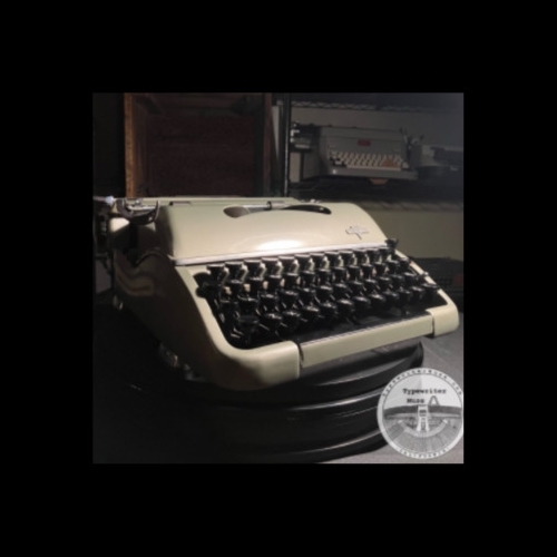 1957 Groma Model N QWERTY Keyboard