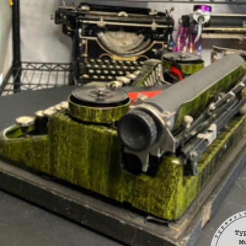 1939 Underwood Portable 3 Bank with Green Marbled Finish